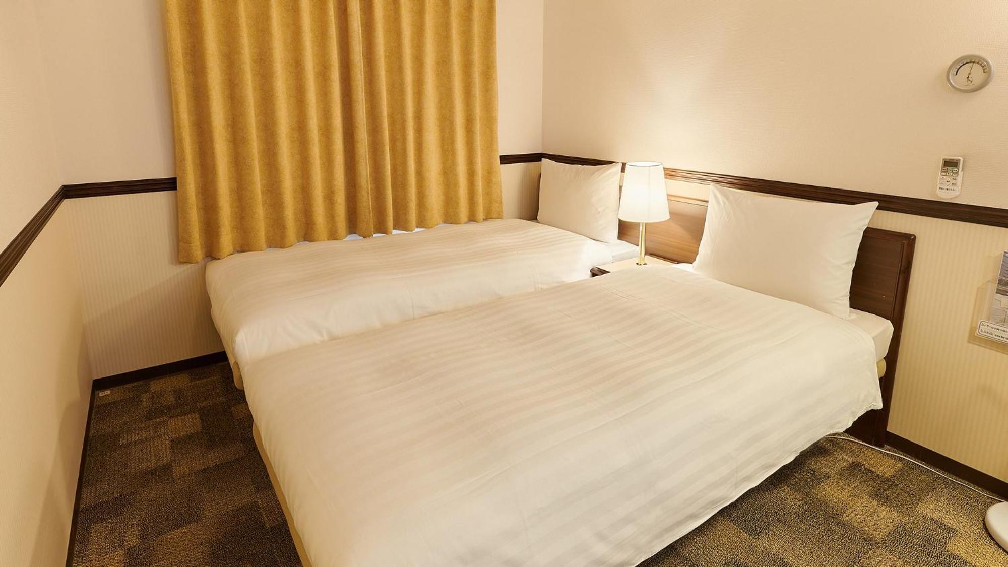 Toyoko Inn Kashiwa Eki Nishi Guchi Rum bild